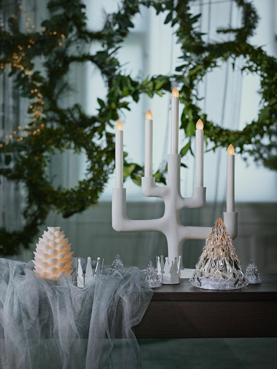 Vit ljusstake från Ikea, vintern 2018