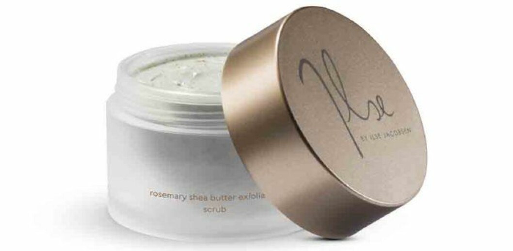 <strong>Ordentligt riv</strong><br>Rosemary Shea Butter Exfoliating Scrub från Ilse by Ilse Jacobsen är en krämig skrubb med små korn som gör fötterna barnsligt mjuka. Ca 350 kr. Ordentligt riv Rosemary Shea Butter Exfoliating Scrub från Ilse by Ilse Jacobsen är en krämig skrubb med små korn som gör fötterna barnsligt mjuka. Ca 350 kr.