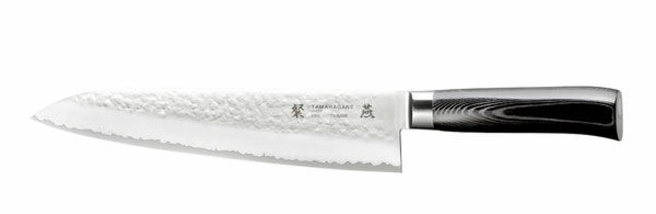 Ska du bara ha en kniv, satsa på en kockkniv. Kockkniven kommer från SAN Tsubame.