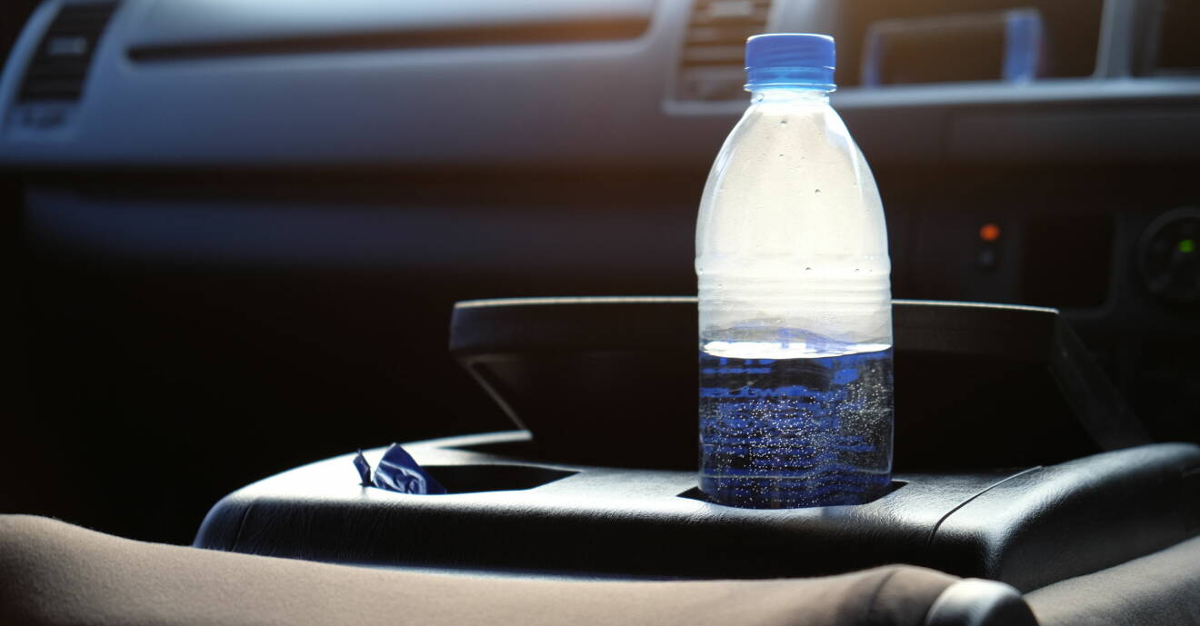 Vattenflaska i bil