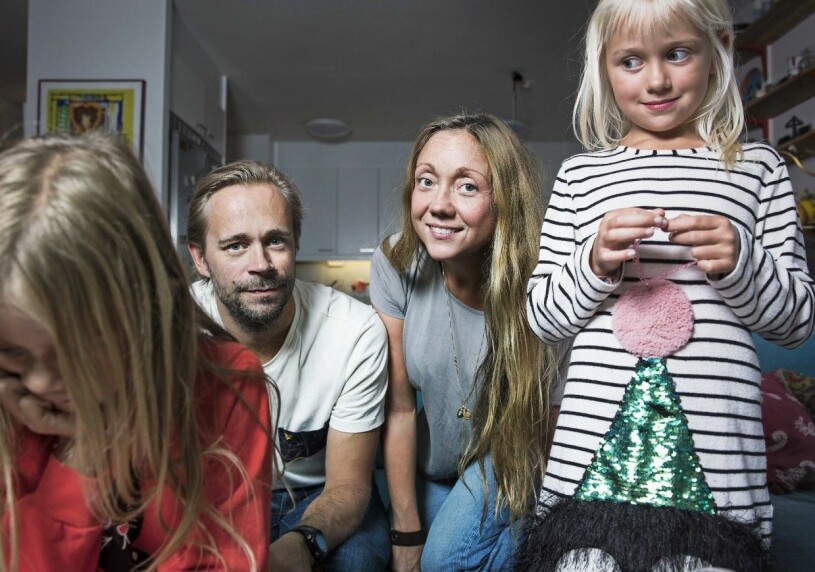 Magriffe med sin familj, maken Fredrik Hansson-Attack och döttrarna Filippa och Isabell. ”Idag är jag så lycklig över att jag inte tog mitt liv, jag vill inte missa mina barns uppväxt och allt som händer i deras liv”.