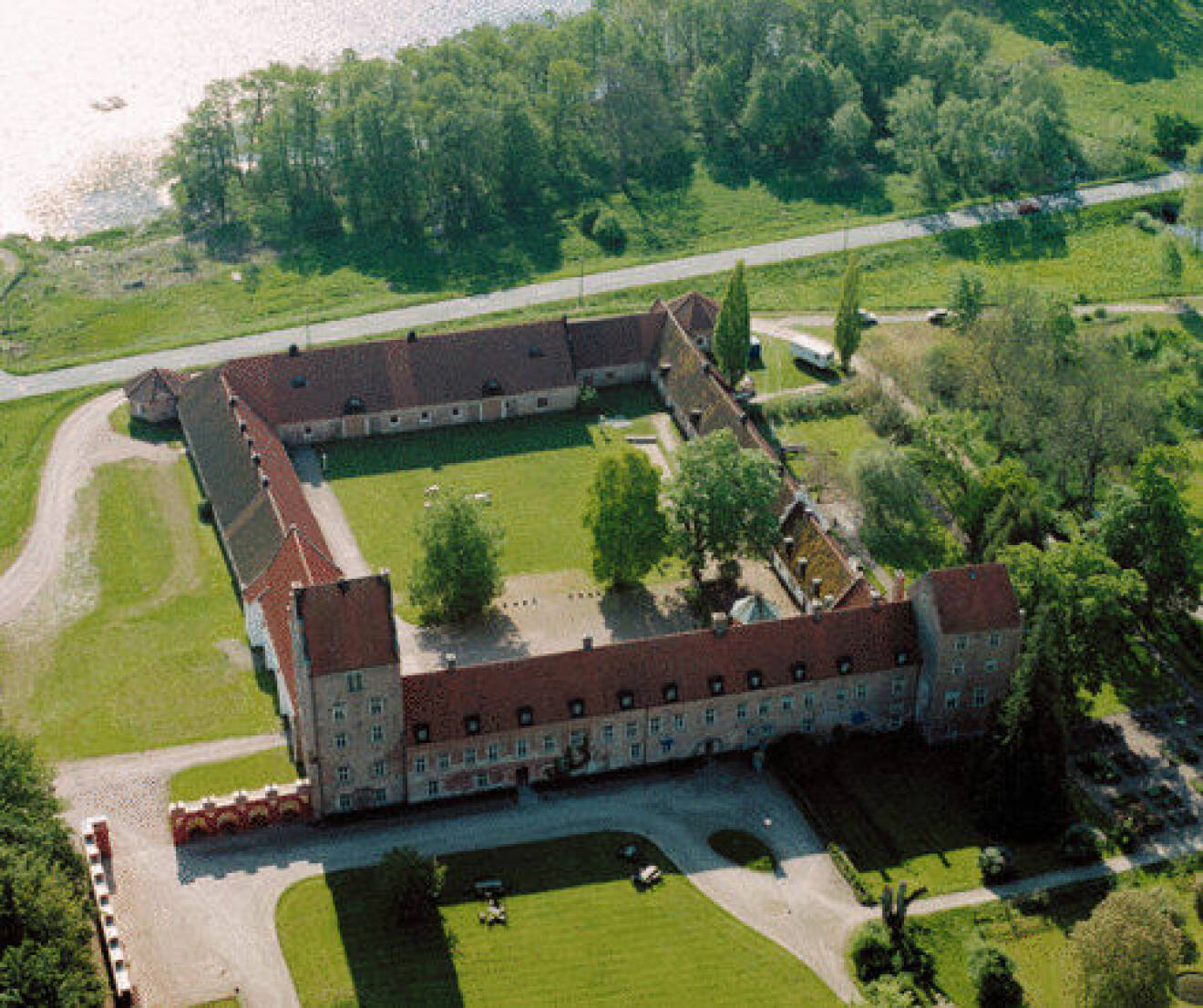 10. Bäckaskog Slott, Fjälkinge