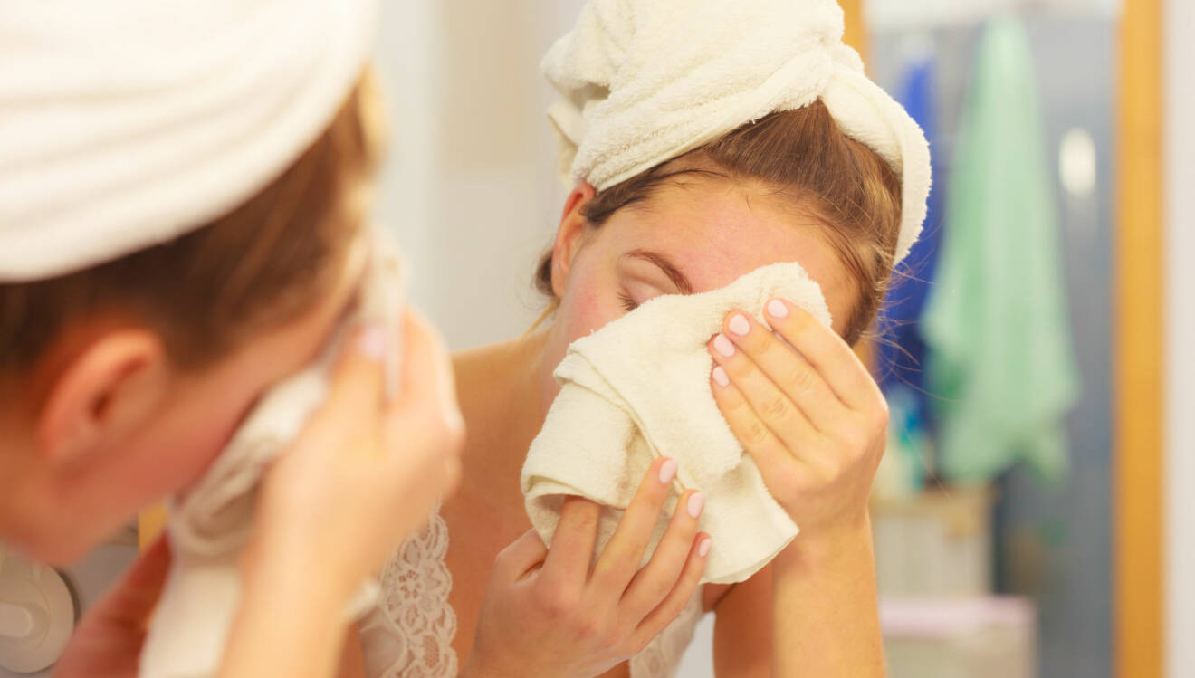 Därför ska du sluta torka dig ansiktet med din handduk