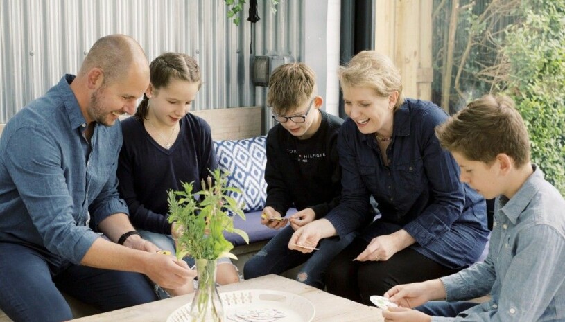 Alex tvillingbror Josh är idag 13 år. När han var 15 månader fick Clare och Rob ytterligare ett tvillingpar. Foto: Charlie Hopkinson