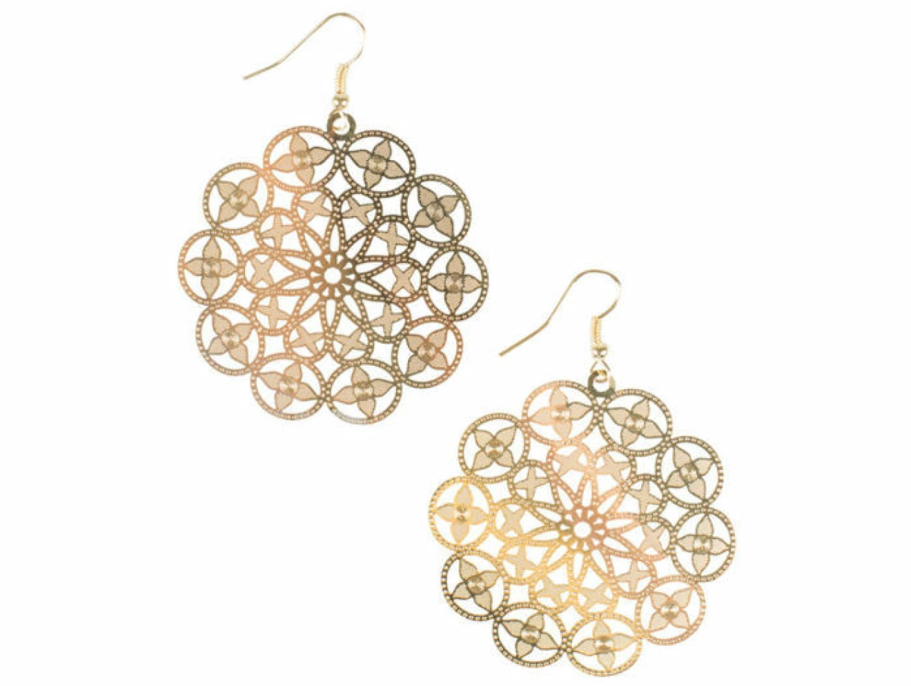 Spetsmönstrade, guldfärgade örhängen, 99 kr, NLY Accessories/ww.nelly.com