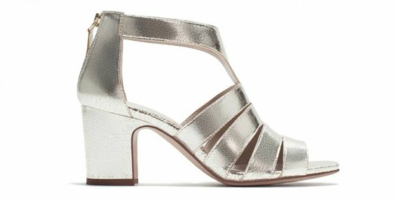 Silverfärgad sandalett i konstskinn, 549 kr, Zara.
