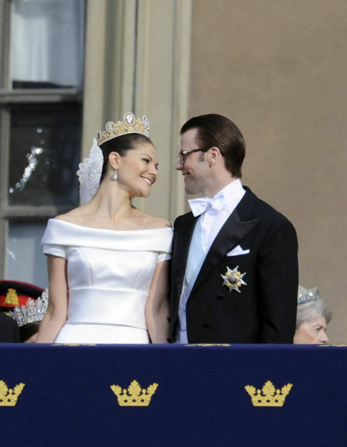 Stockholm, 2010-6-19 / Sweden's future queen Crown Princess VICTORIA has married her former personal trainer DANIEL WESTLING in a lavish ceremony that was one of the largest public celebrations ever organised in Stockholm. It was Europe's biggest wedding since Lady Diana Spencer married Prince Charles. Crown Princess Victoria's wedding dress was designed by P??r Engsheden. It is made of cream-coloured duchess silk satin, with short sleeves and a turned-out collar, which follows the rounded neckline. The dress has a v-shaped back with covered buttons. The sash at the waist is buttoned up at the back. The train is edged with a border, fastened at the waist, and has the same shape as the veil. The train is almost five metres long. The Crown Princess?s bridal bouquet consists of a mixture of traditional Swedish summer flowers and more exotic flowers. All the flowers are white, and the bouquet is tied into a free teardrop shape. ?? Copyright 2010, Most Wanted Pictures, Inc. | Tarzana | CA 91356 | USA | photo@mostwantedpictures.net *** Local Caption *** 00296335