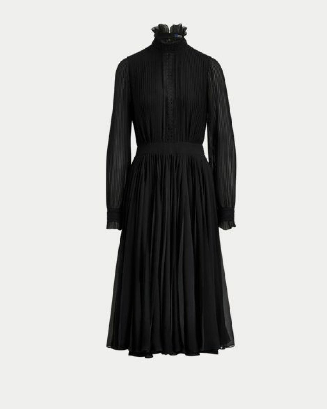 Svart plisserad klänning med hög hals och lång ärm från Ralph Lauren