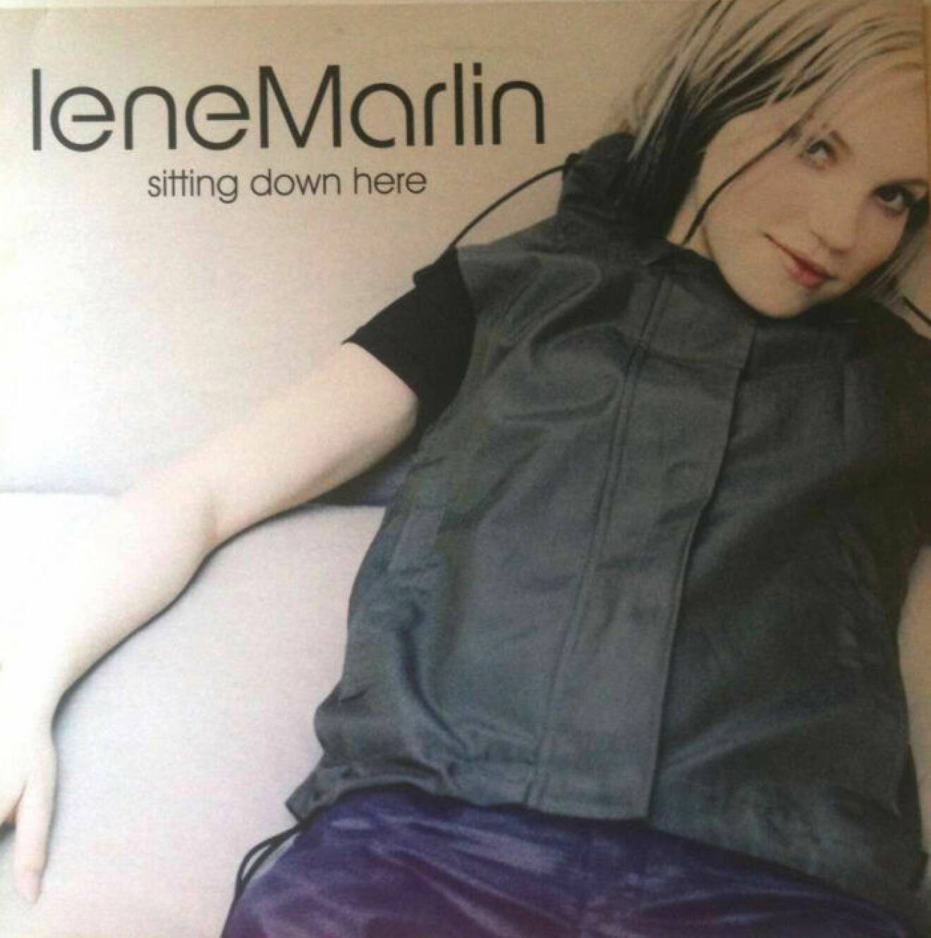 Omslag på singeln Sitting Down Here med Lene Marlin.