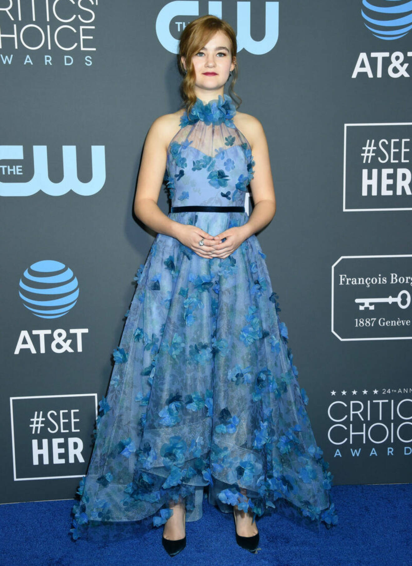 Millicent Simmonds på röda mattan på Critics Choice Awards 2019