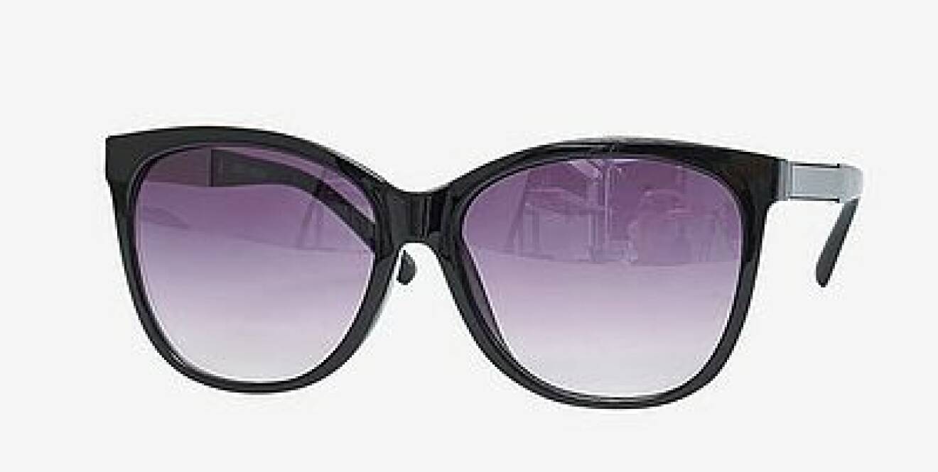 En bild på ett par solglasögon som heter Vero Moda – Carol.