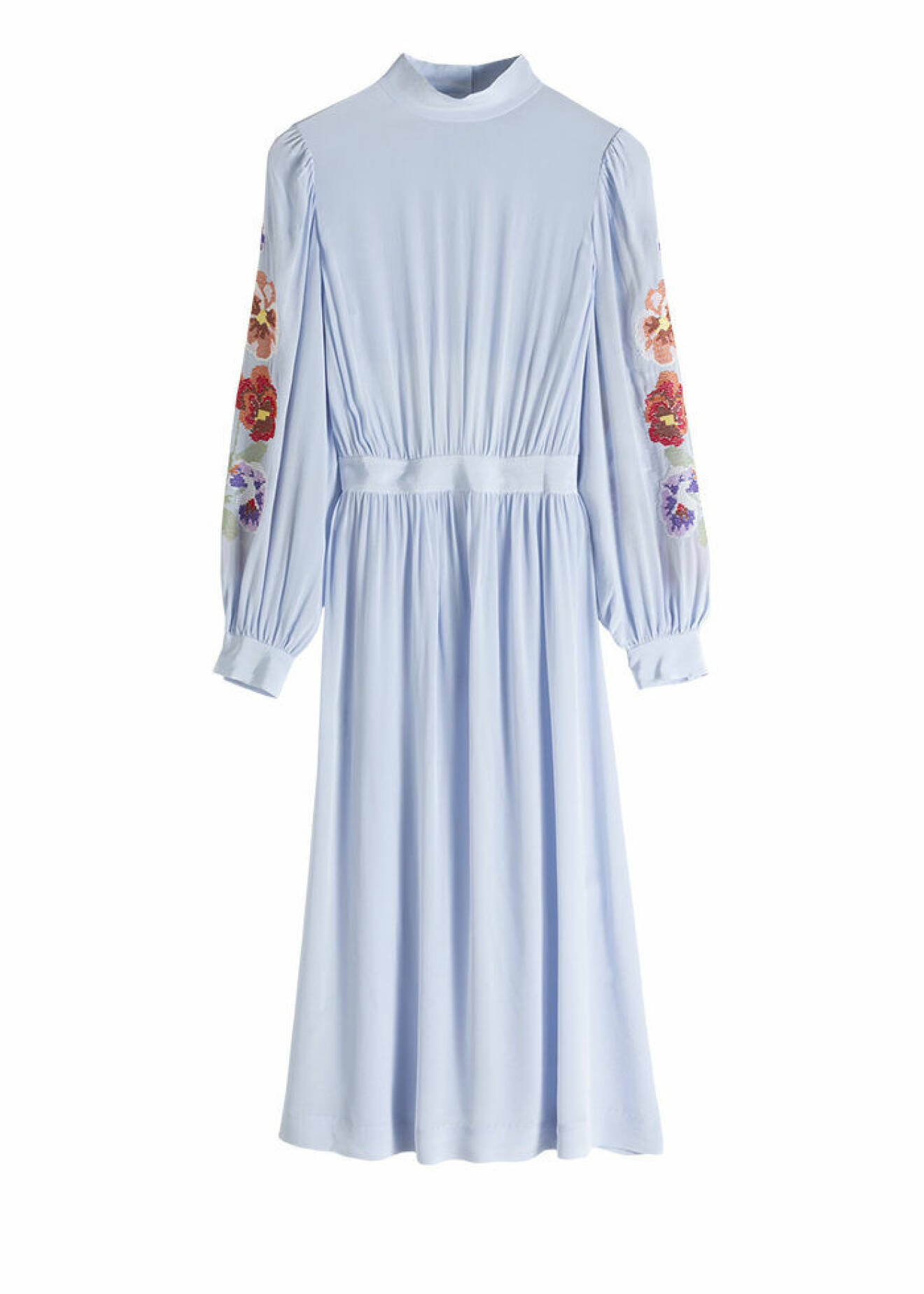 Ljusblå midiklänning med blommigt print på ärmarna