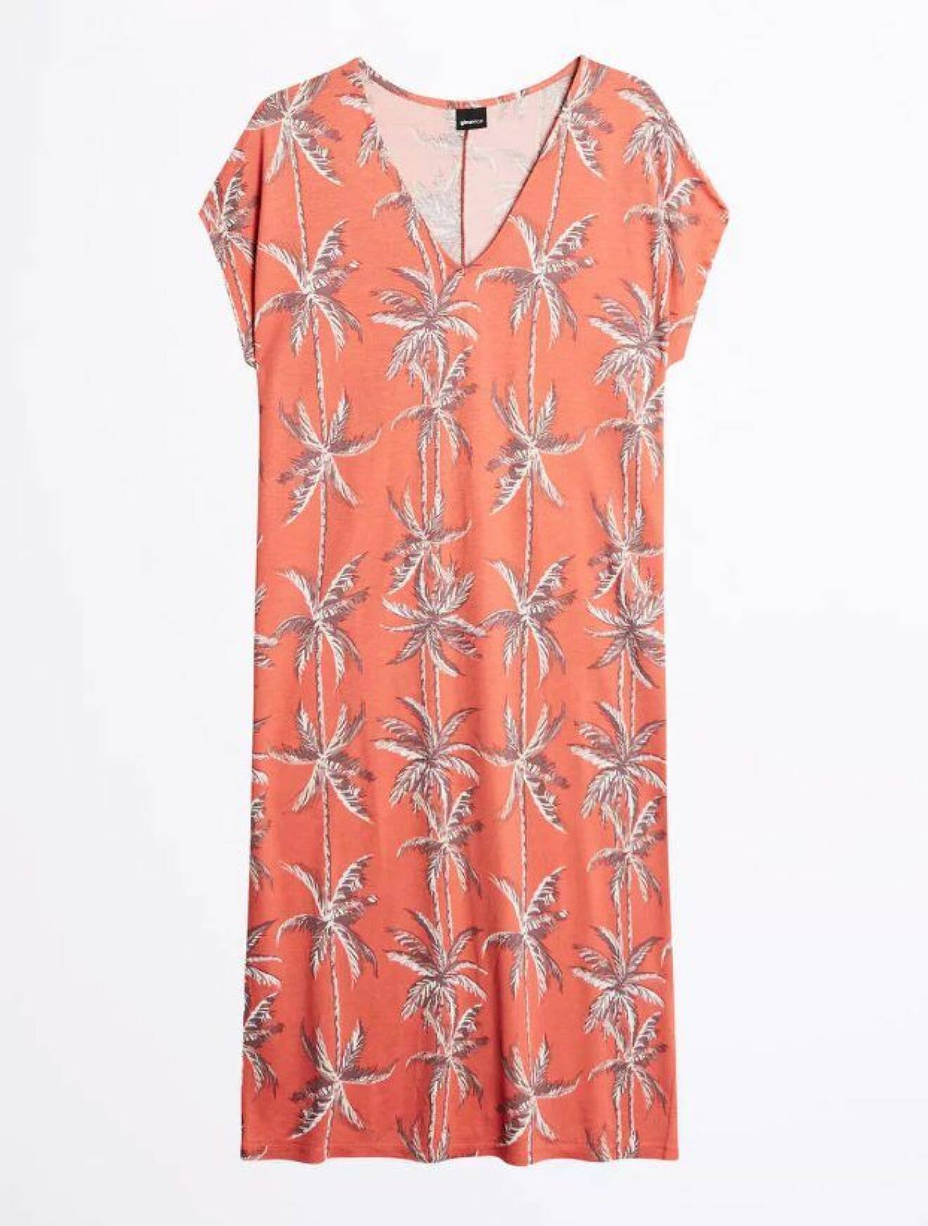 mönstrad klänning gina tricot palmer