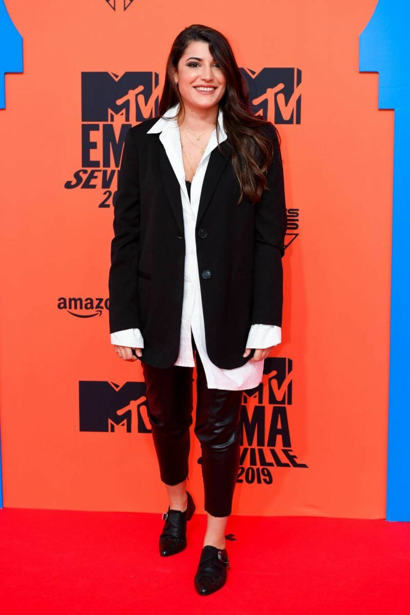 Alba Paul Ferrer på röda mattan på MTV EMA 2019