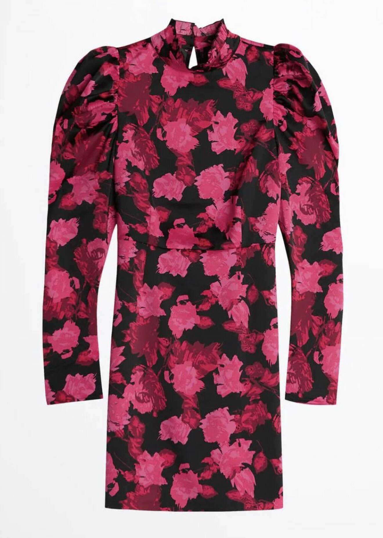 Blommig klänning med puffärm från Gina tricot