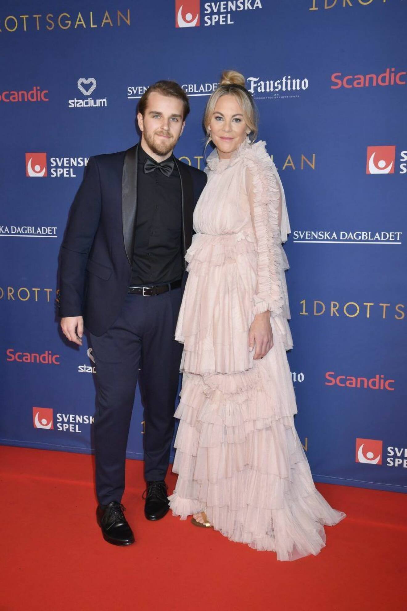 Adam Kjellström och Emma Igelström på röda mattan på Idrottsgalan 2020