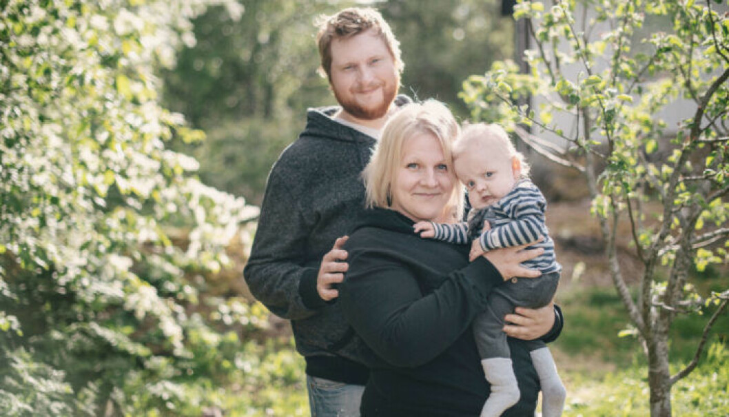 Walder med mamma Isabelle Norgren och pappa Nicklas Johansson. Foto: Izabelle Nordfjell