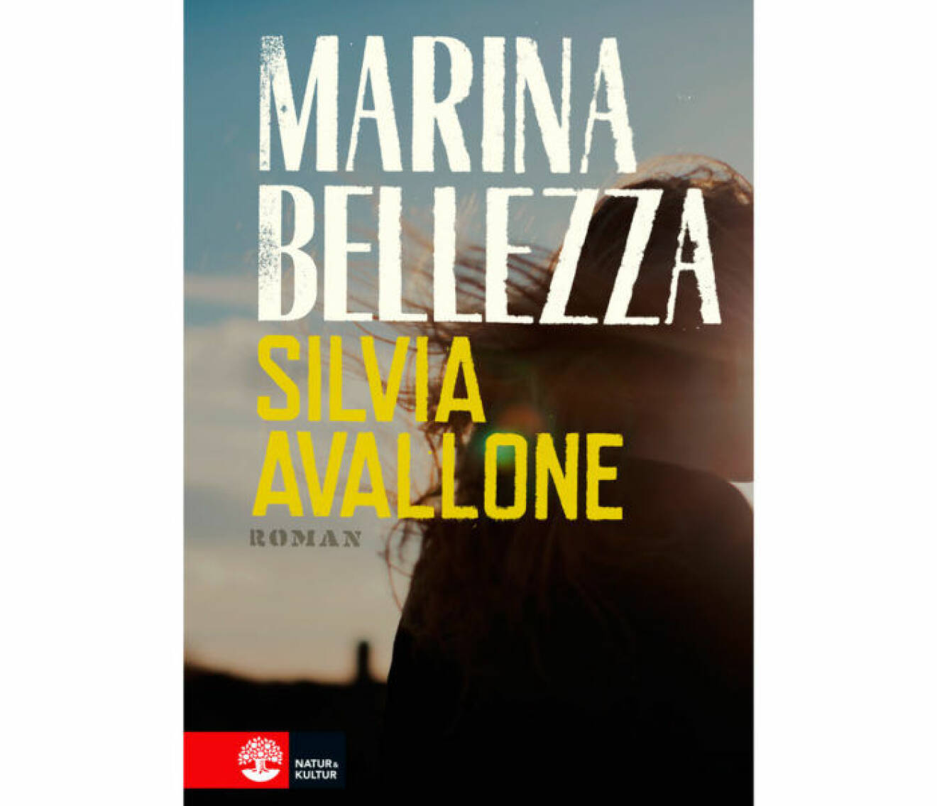 En riktigt bra roman så att hon håller sig lugn och skippar alla måsten. Ett tips är Silvia Avallones (hon som tog hela världen med storm med sin debutroman Stål) nya Marina Bellezza (Natur & kultur). Pris ca 200 kr.