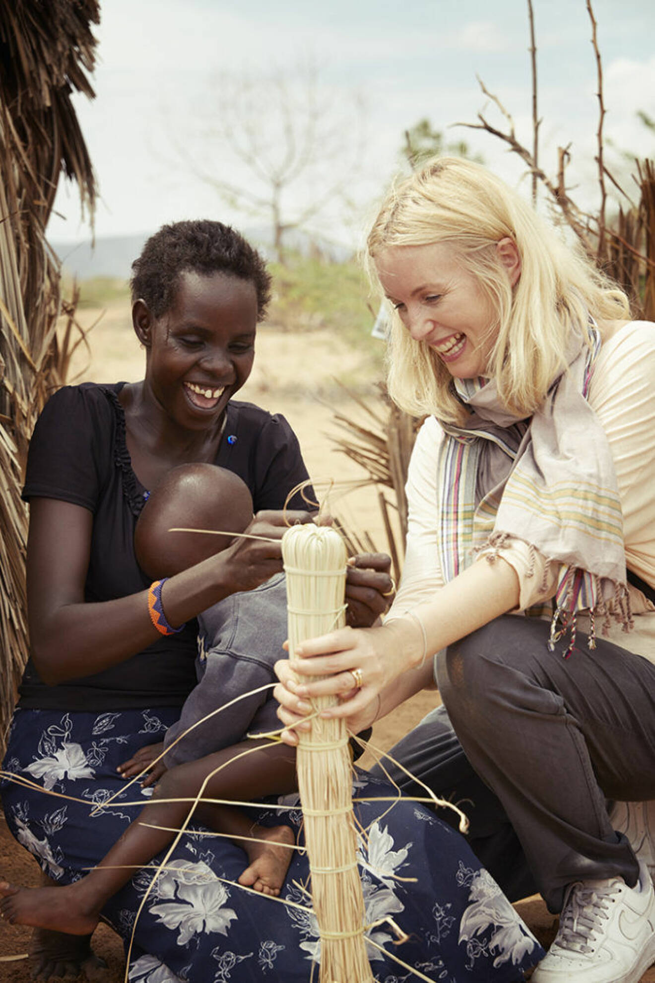 bilder tagna under UNICEF-ambassadören Jenny Strömstedts besök i Kenya, april 2016. Här tillsammans med Everlyn, 19.