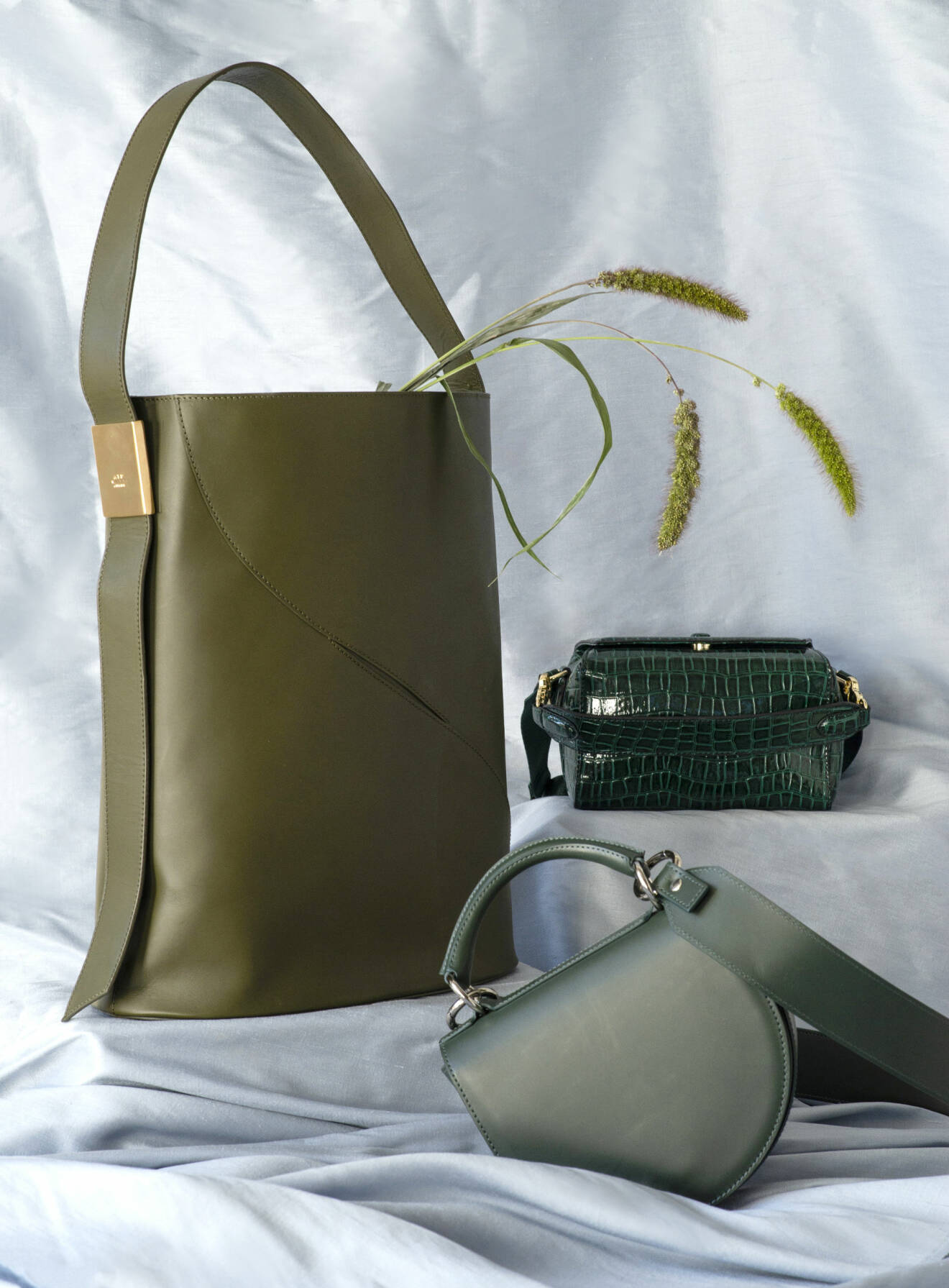 Gröna väskor från Atp atelier, Beck &amp; Søndergaard och Marimekko aw 20.