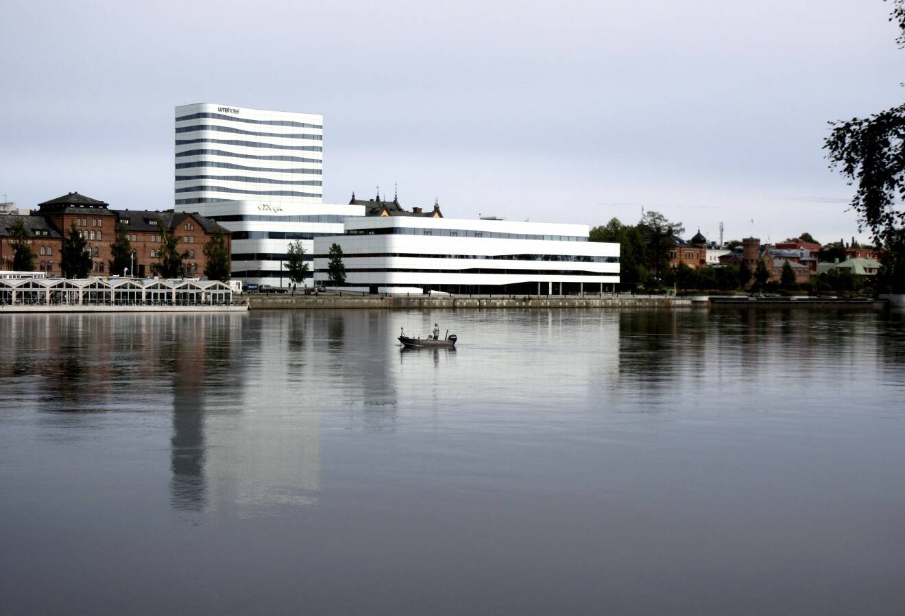 Stadsbiblioteket i Umeå vid Umeälven