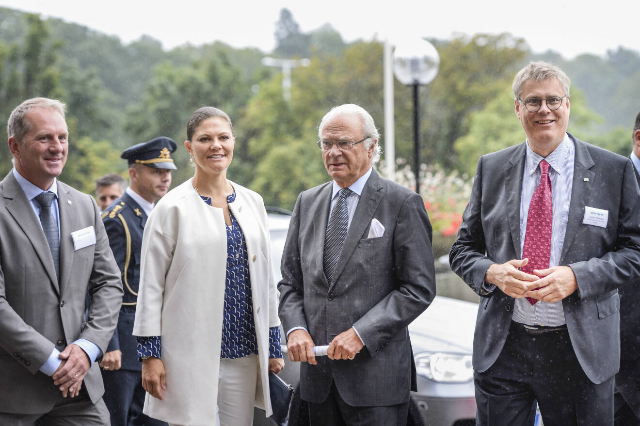 Kronprinsessan Victoria med kung Carl Gustaf