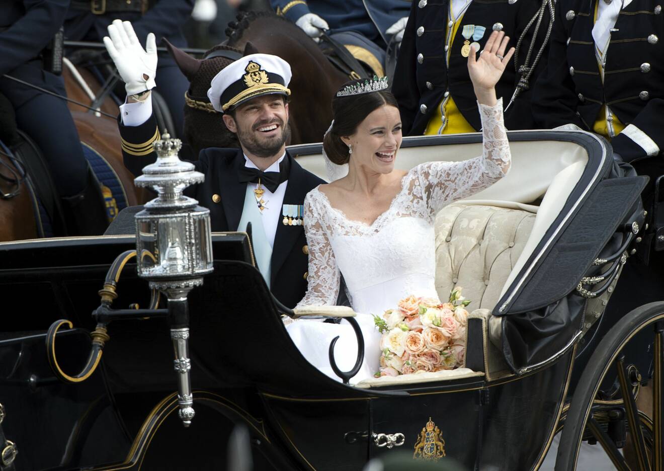 Prins Carl Philip och prinsessan Sofia från bröllopet.