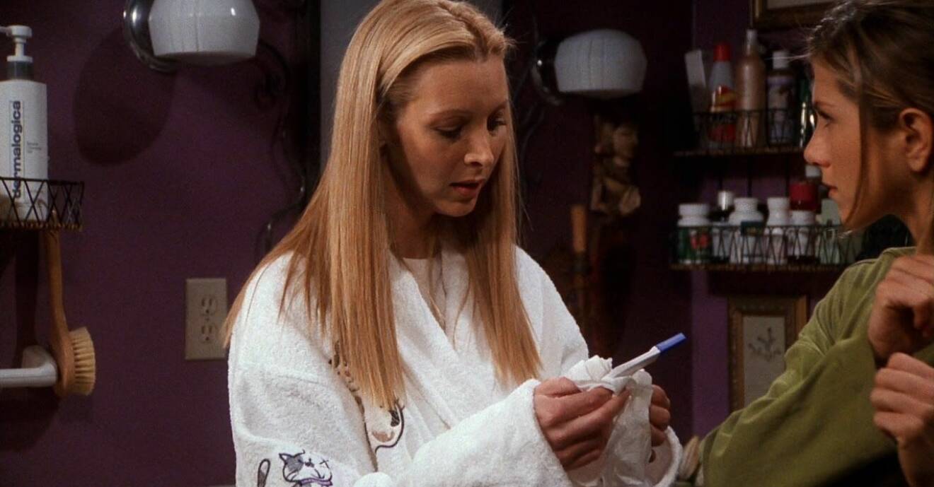 Phoebe hittar Rachels graviditestest i Vänner