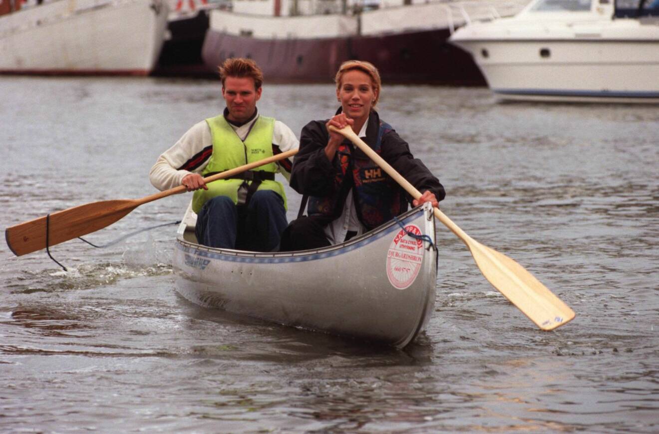 Emma Sjöberg och Claes Åkesson i en kanot.