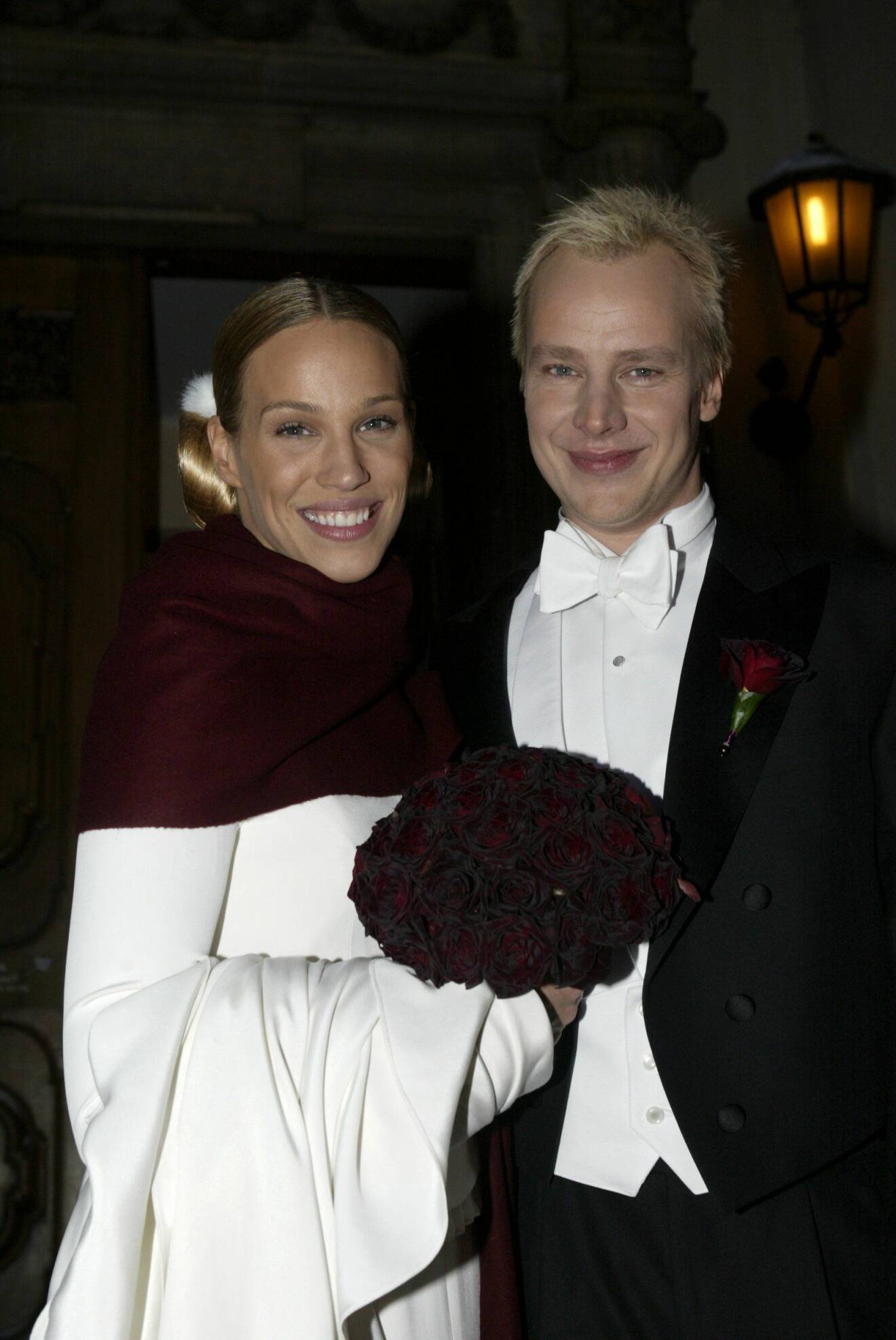 Emma och Hans Wiklund på sitt bröllop.