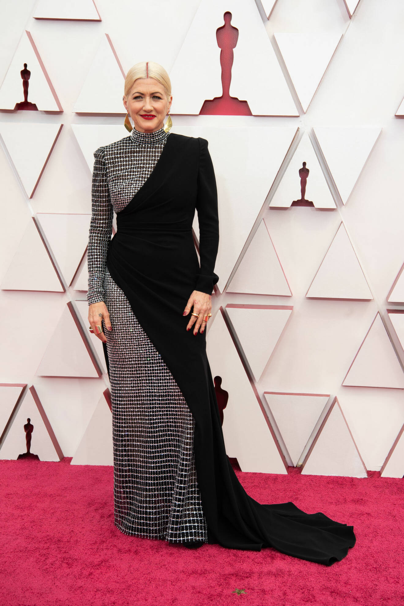 Trish Summerville på röda mattan på Oscarsgalan 2021