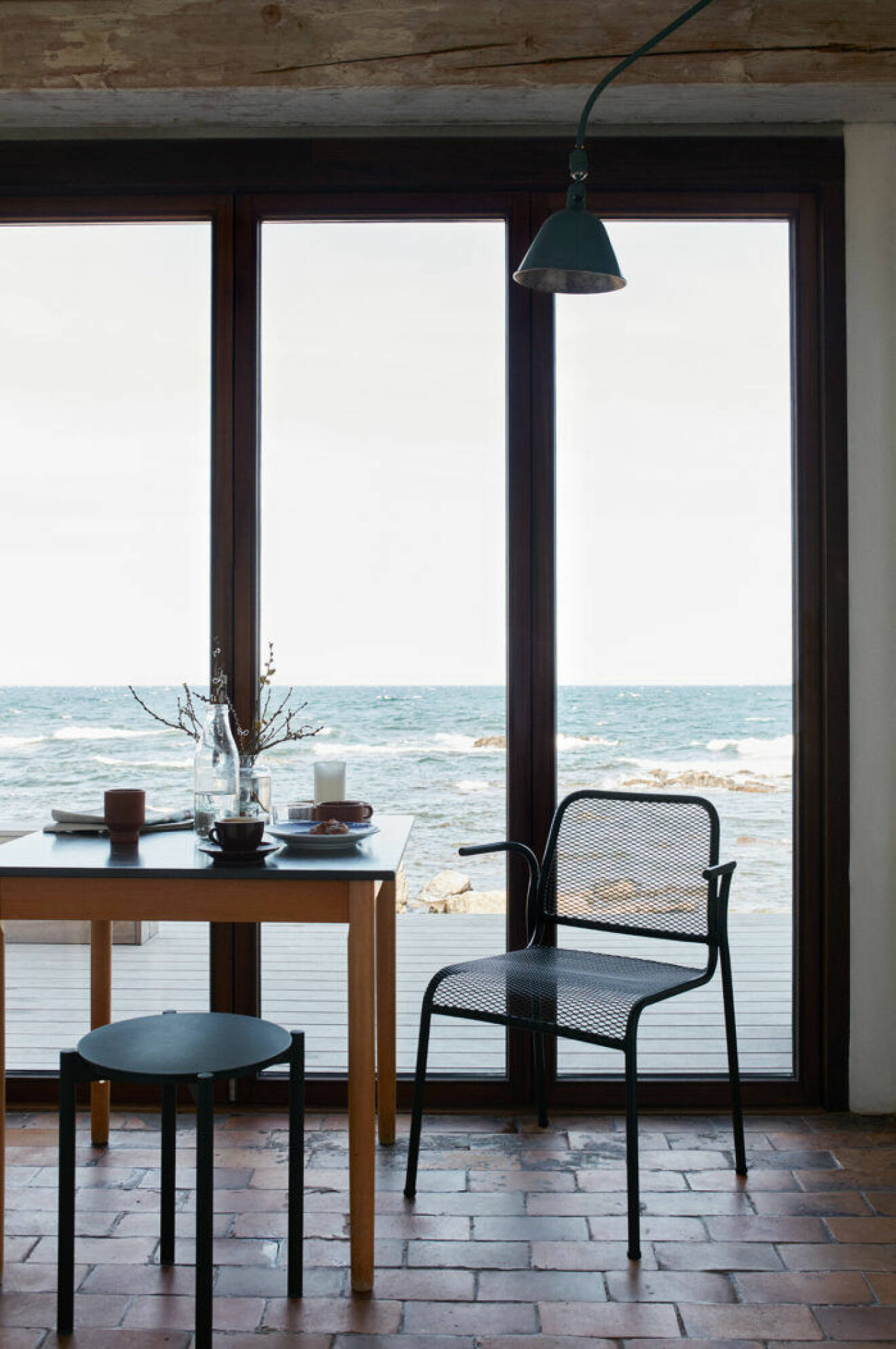 Stora fönster nära havet –en vinnande kombination. 