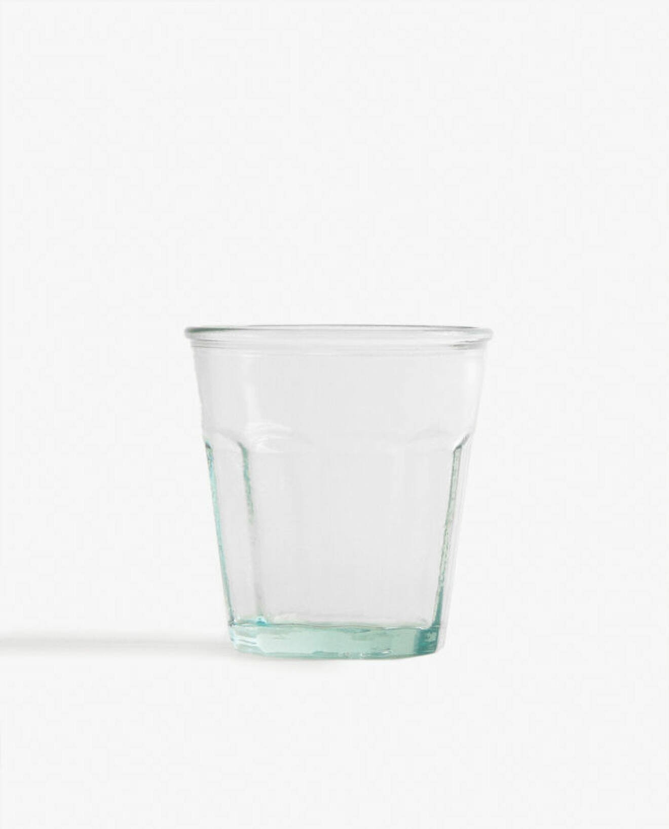 Dricksglas i återvunnet glas