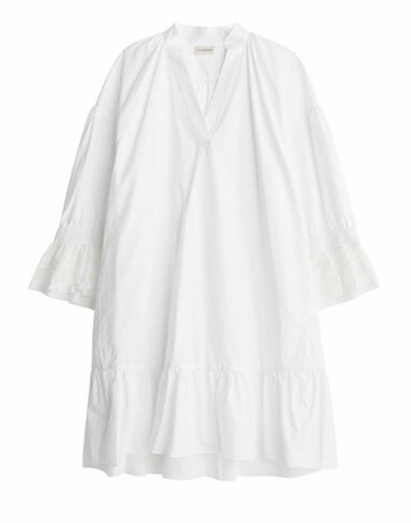 vit vid A-linjeformad klänning sommaren 2021