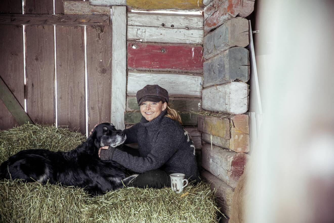 Hos djuren hemma på föräldrarnas gård i Sigtuna hittar Madeleine Pettersson lugnet.