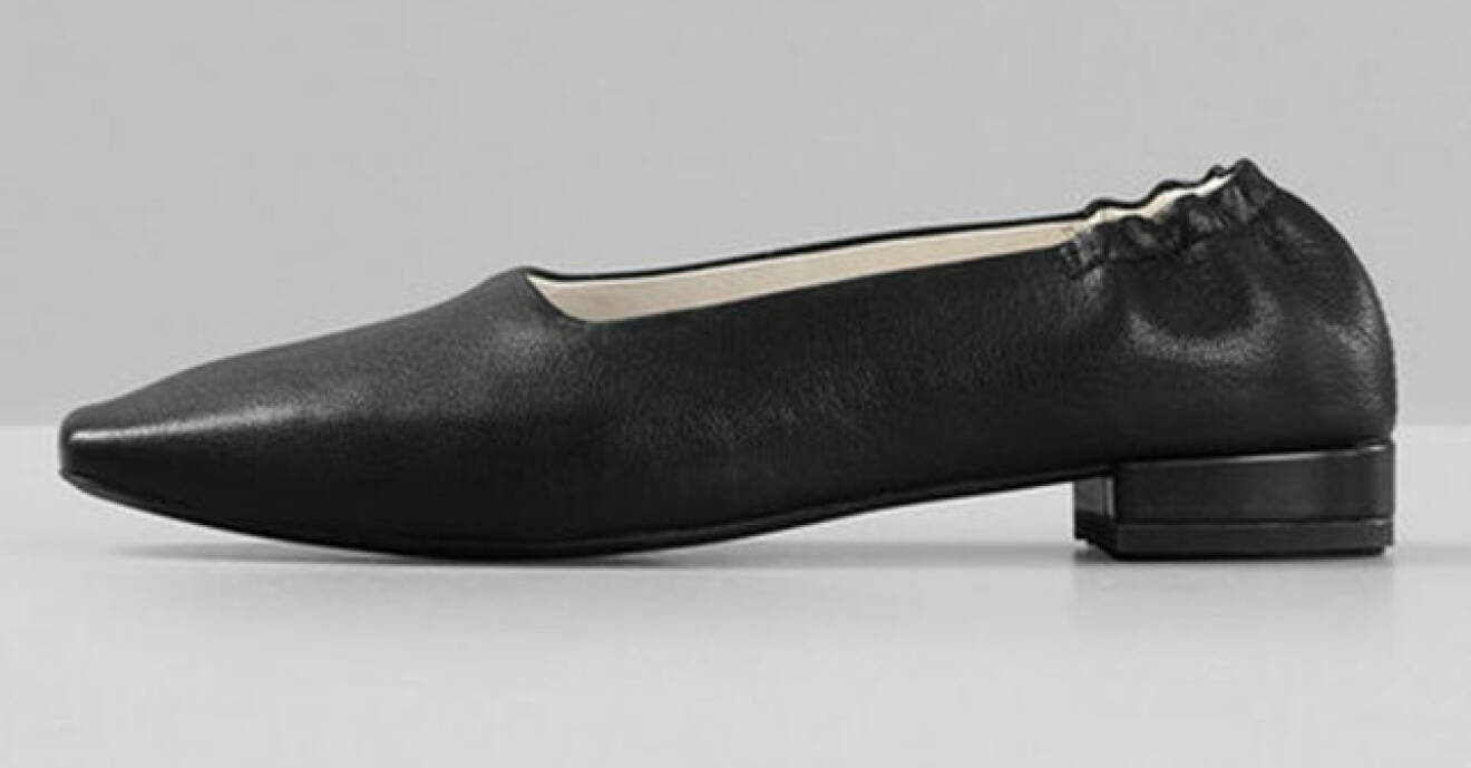 svarta låga skor i skinn hösten 2021
