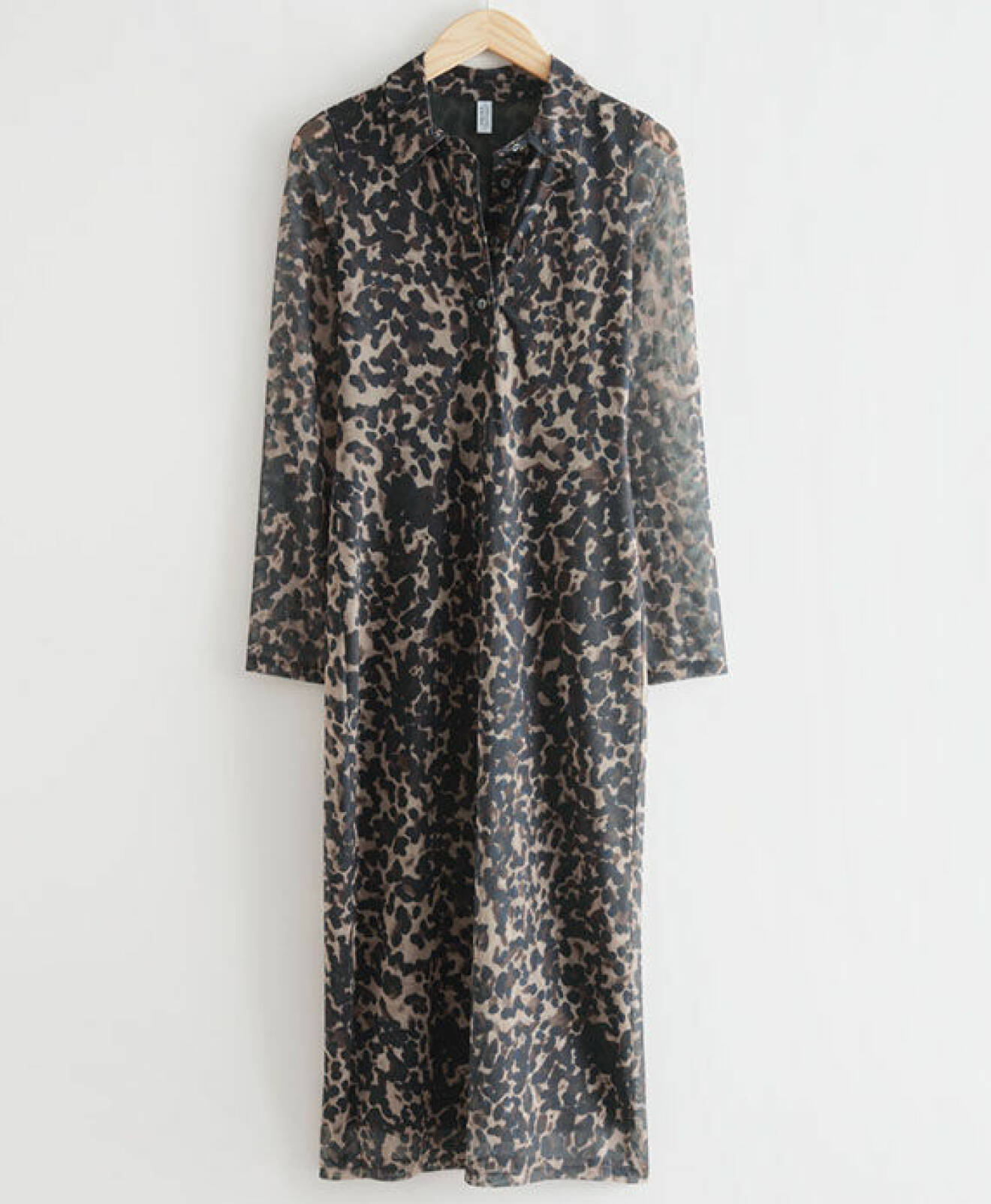 lång leopardmönstrad klänning