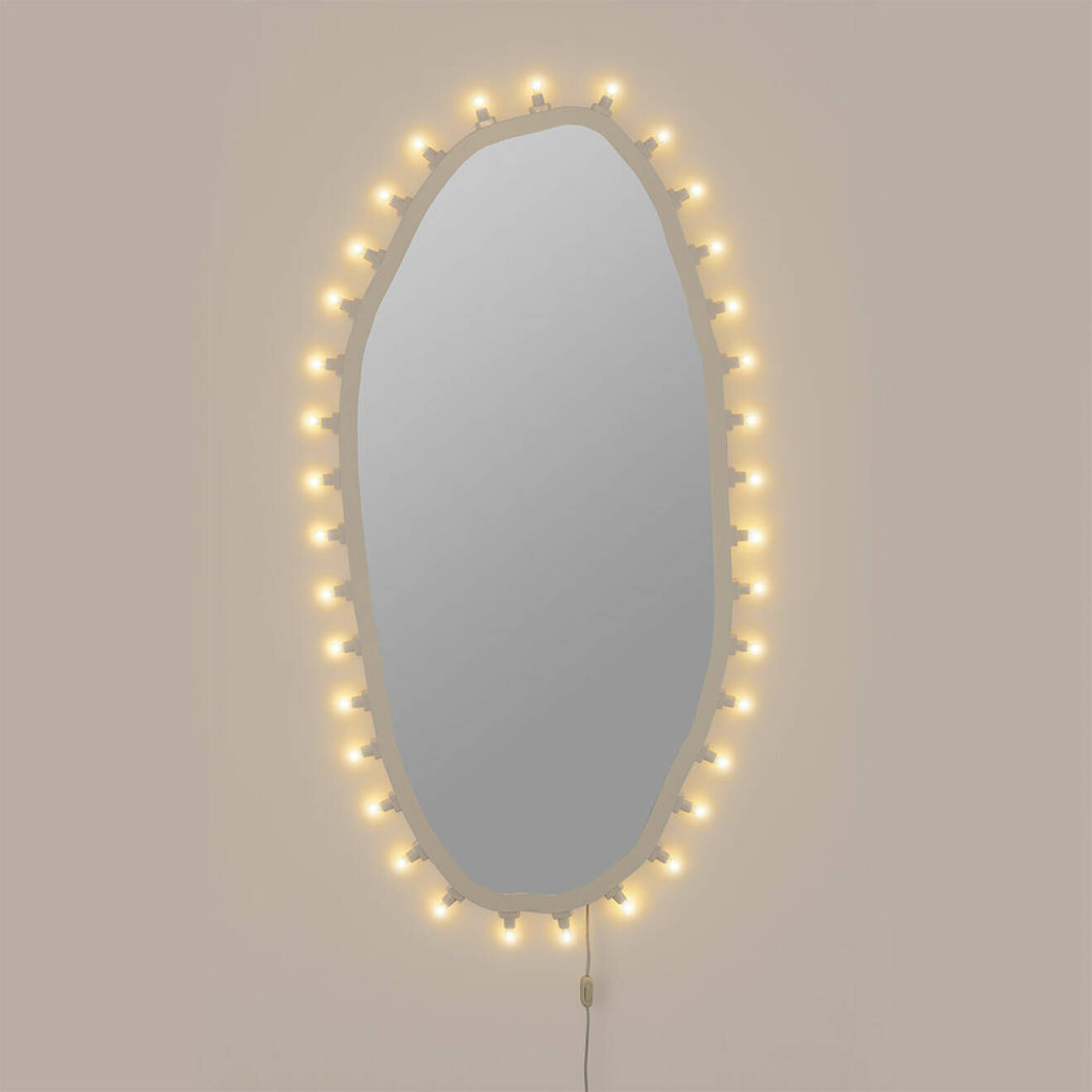 Spegel med belysning från Seletti