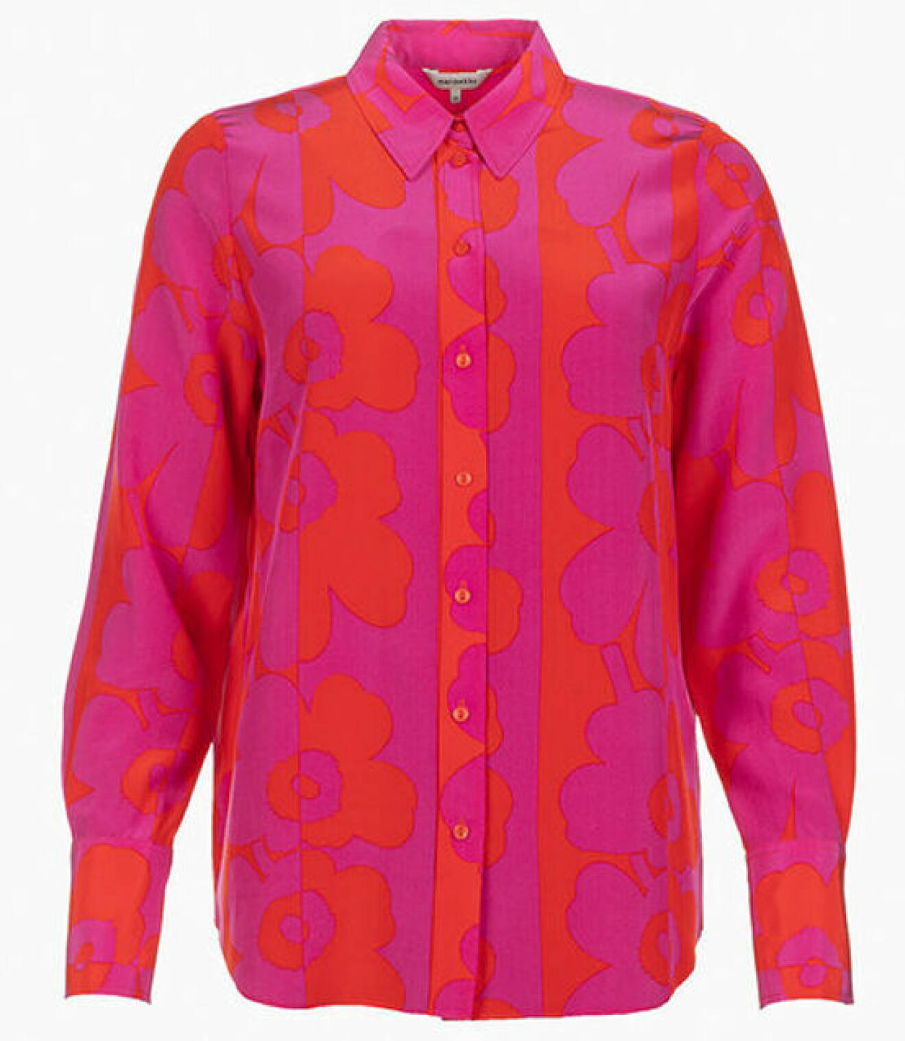 Trendiga färger 2021: rosa skjorta