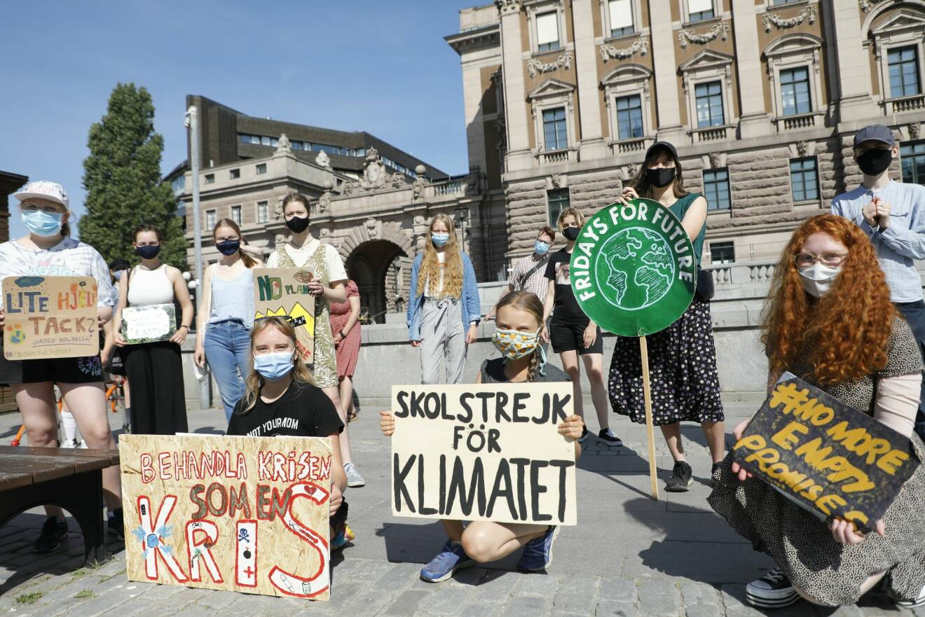 Greta Thunberg strejkar för klimatet.