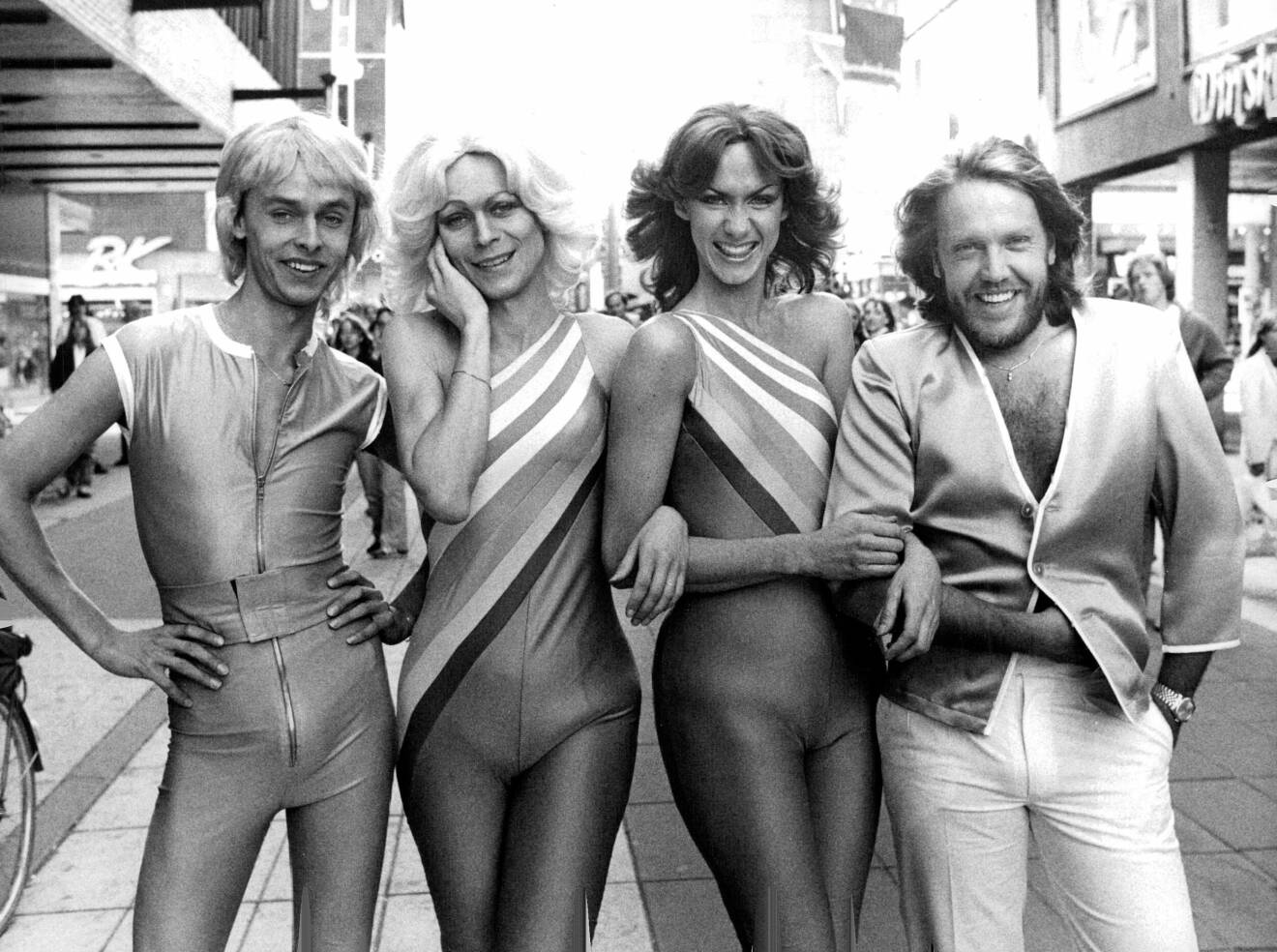 After Dark framträder som ABBA 1980.