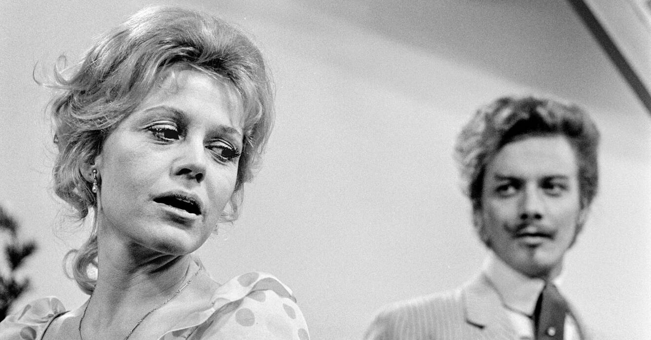 Christina Schollin, som Sonhustrun, och Lars-Erik Berenett, som Vännen i Leka med elden av August Strindberg år 1971.