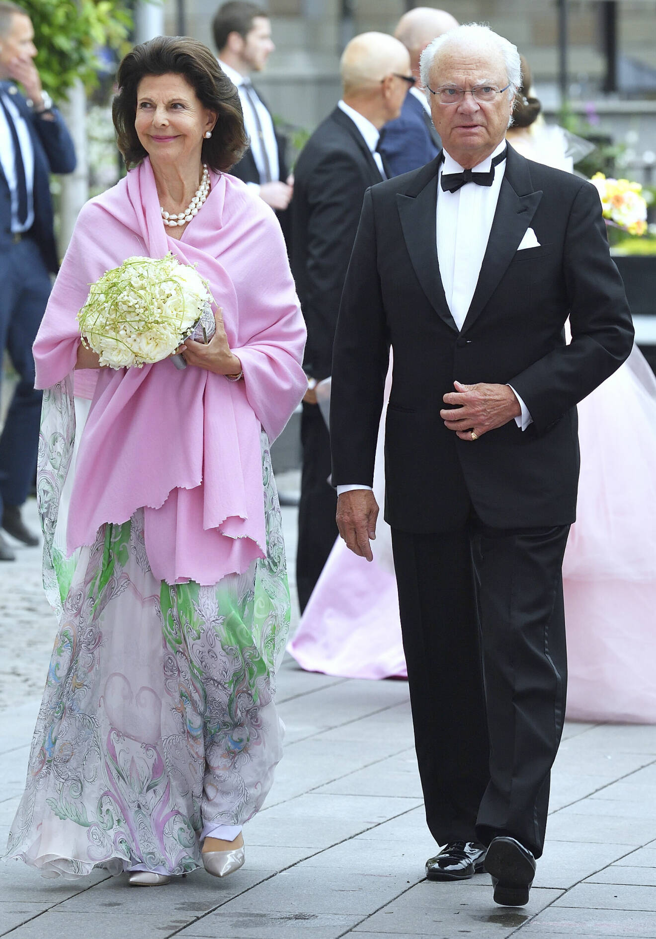 Drottning Silvia i mönstrad klänning vid Polar 2019.