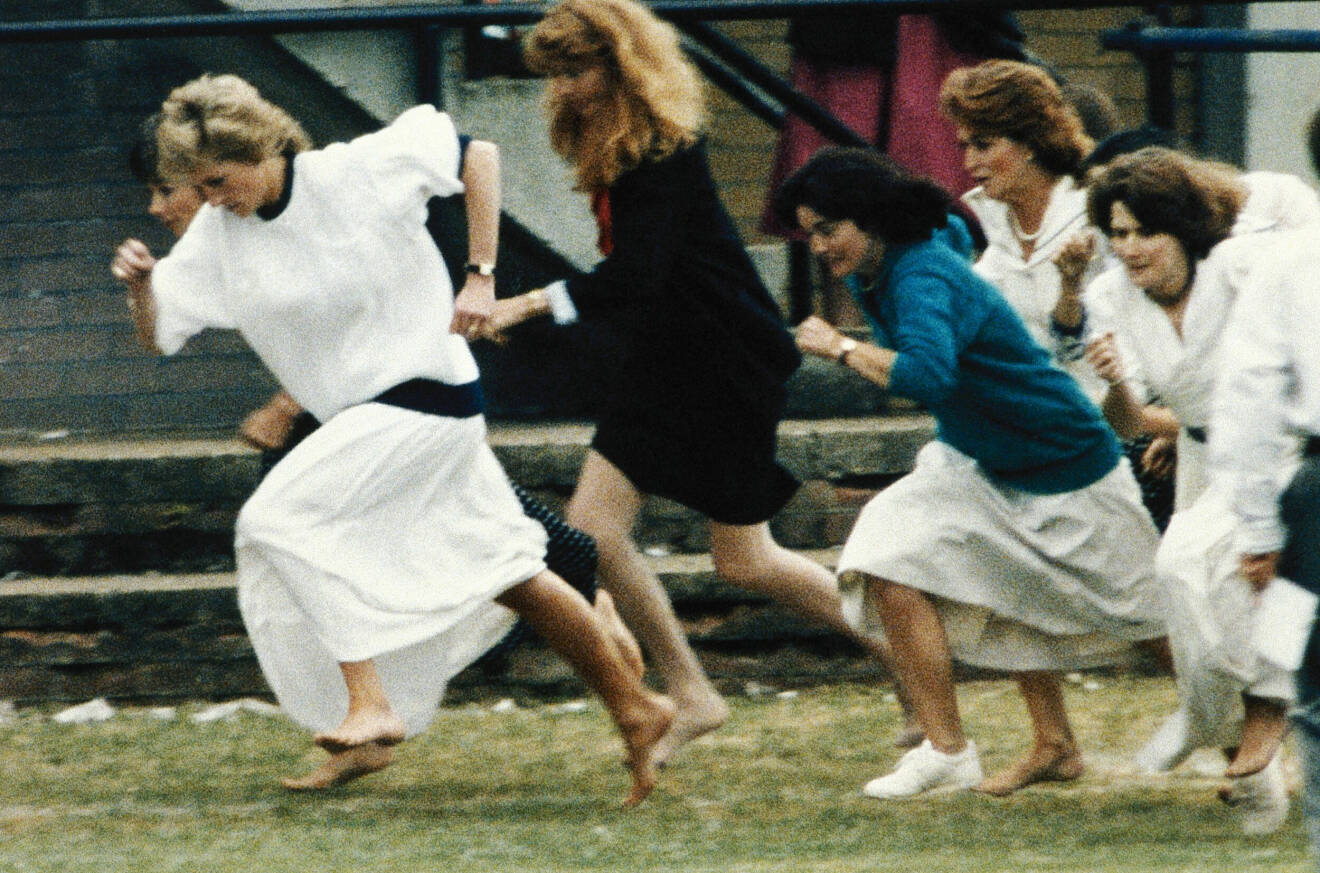 Prinsessan Diana i springtävling på skolan.