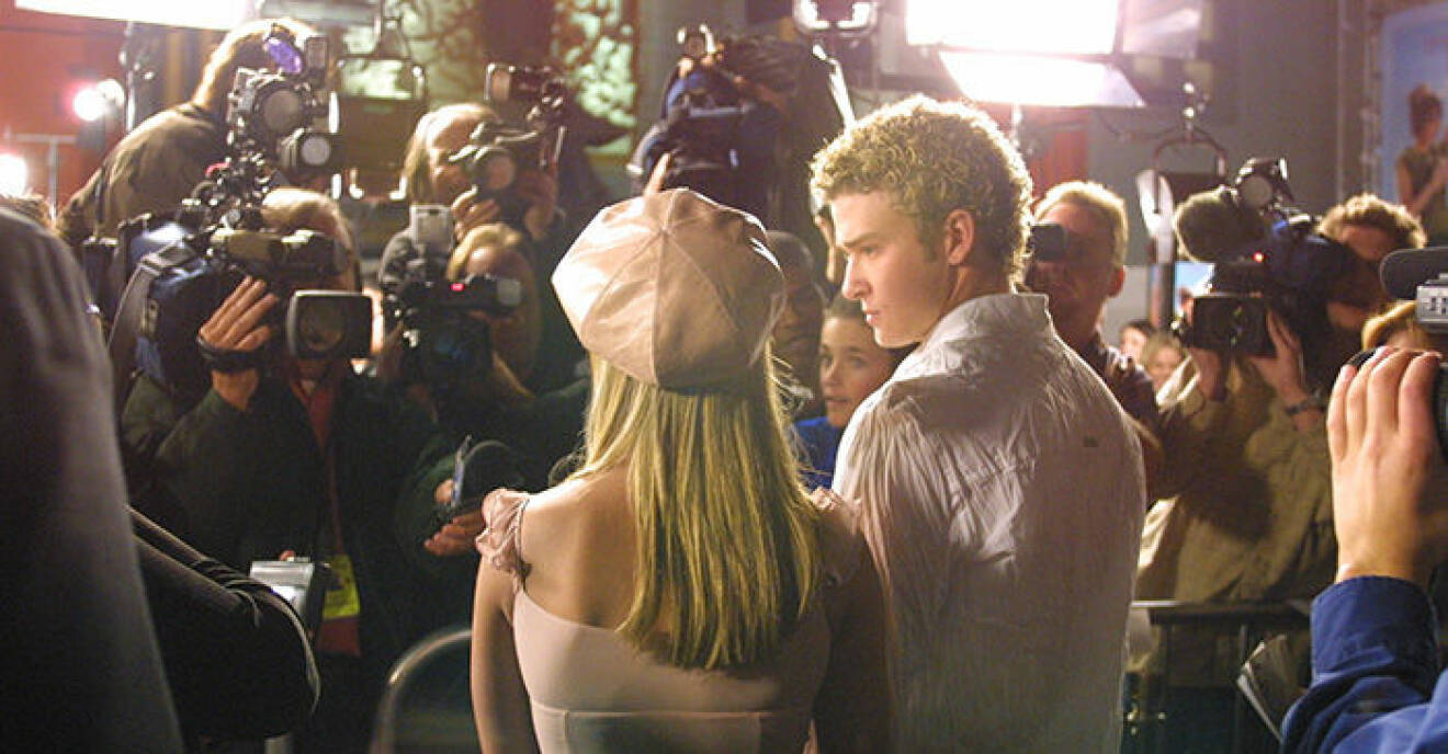 En bild på Britney Spears och Justin Timberlake år 2002.