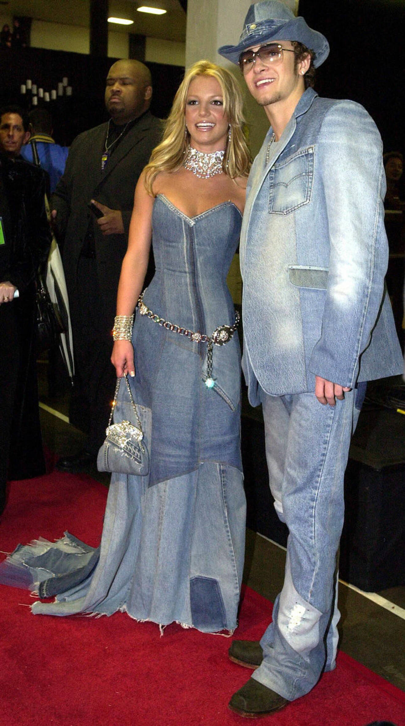 En bild på Britney Spears och Justin Timberlake, 2001, under AMA-Awards.