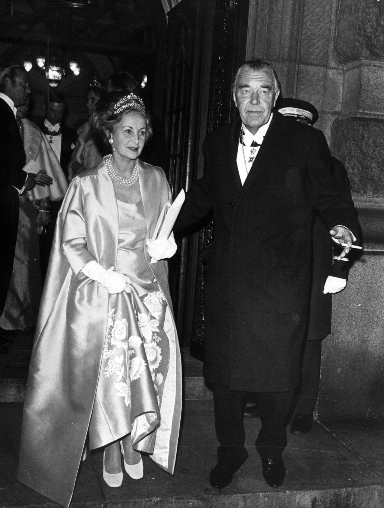 Lilian och prins Bertil tiara gala klänning