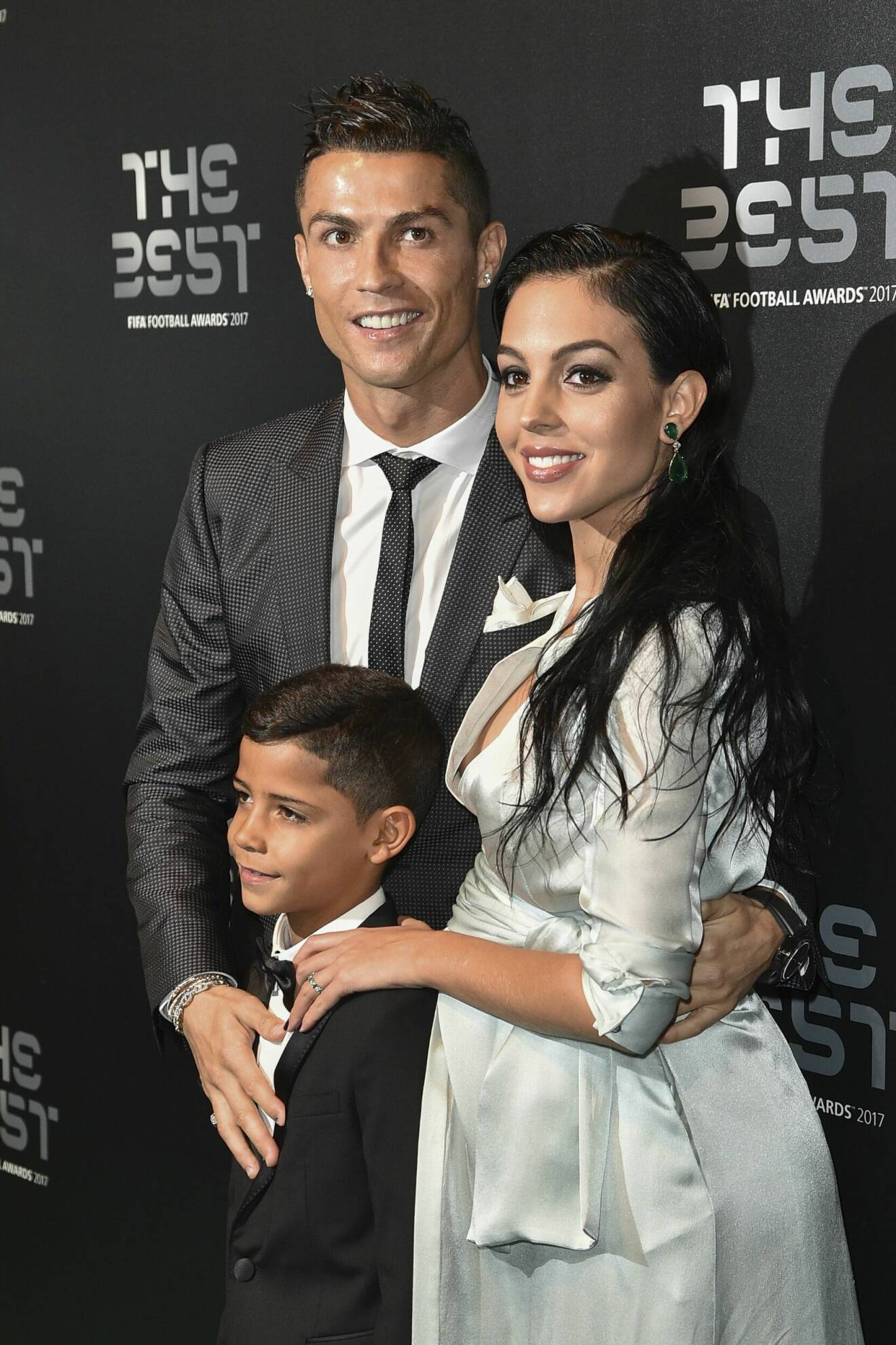 Cristiano Ronaldo, Cristiano Ronaldo Jr och Georgina Rodríguez vid The Best FIFA Football Awards