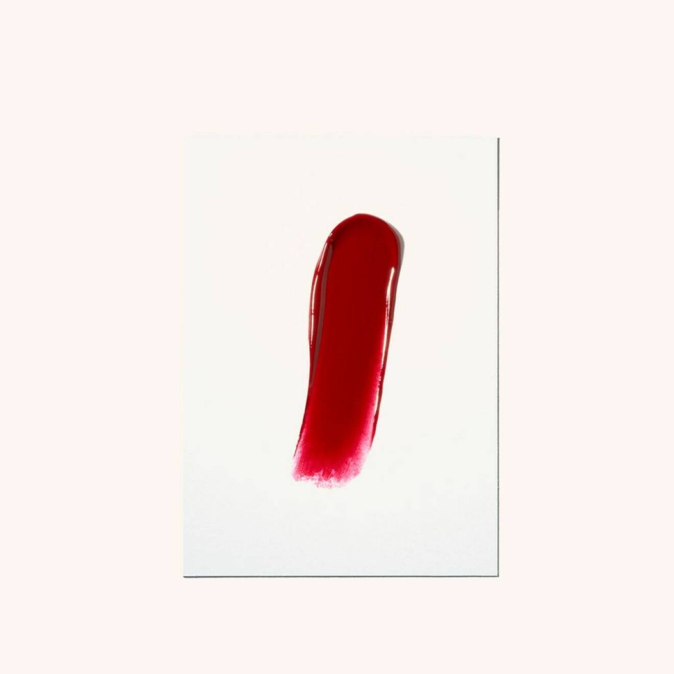 klassiskt rött läppstift med modern vinylfinish från byredo