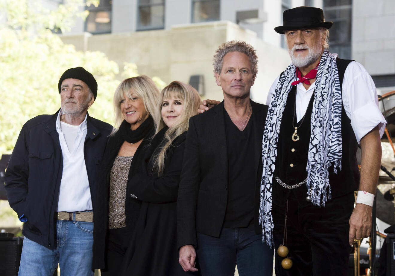Fr.v. John McVie, Christine McVie, Stevie Nicks, Lindsey Buckingham och Mick Fleetwood. Bild tagen vid bandets medverkan i amerikanska tv-programmet Today.